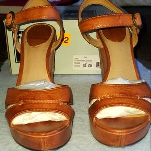 Frye Corrina Campus Wedge - Saddle - 7.5M